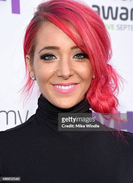 300 Youtuber Jenna Marbles Stock Photos and High。